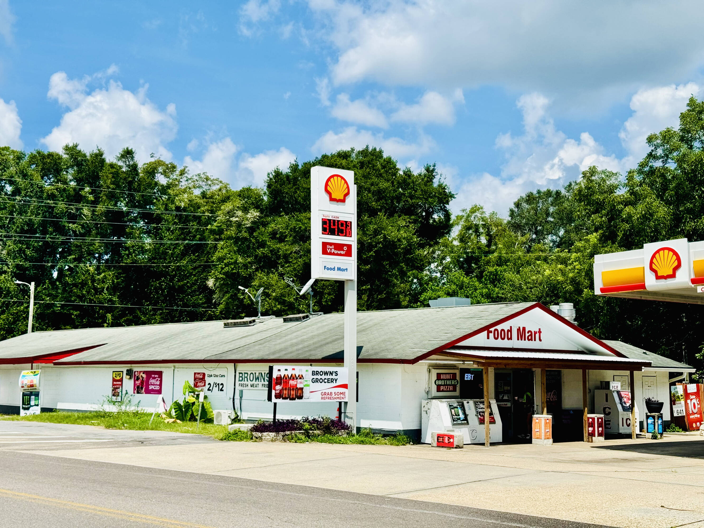 SHELL GAS STATION & BROWNS SUPERMARKET FOR SALE! (20-YEAR PURE NNN LEASE)